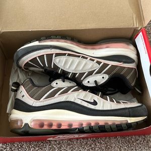Women’s Nike air max 98